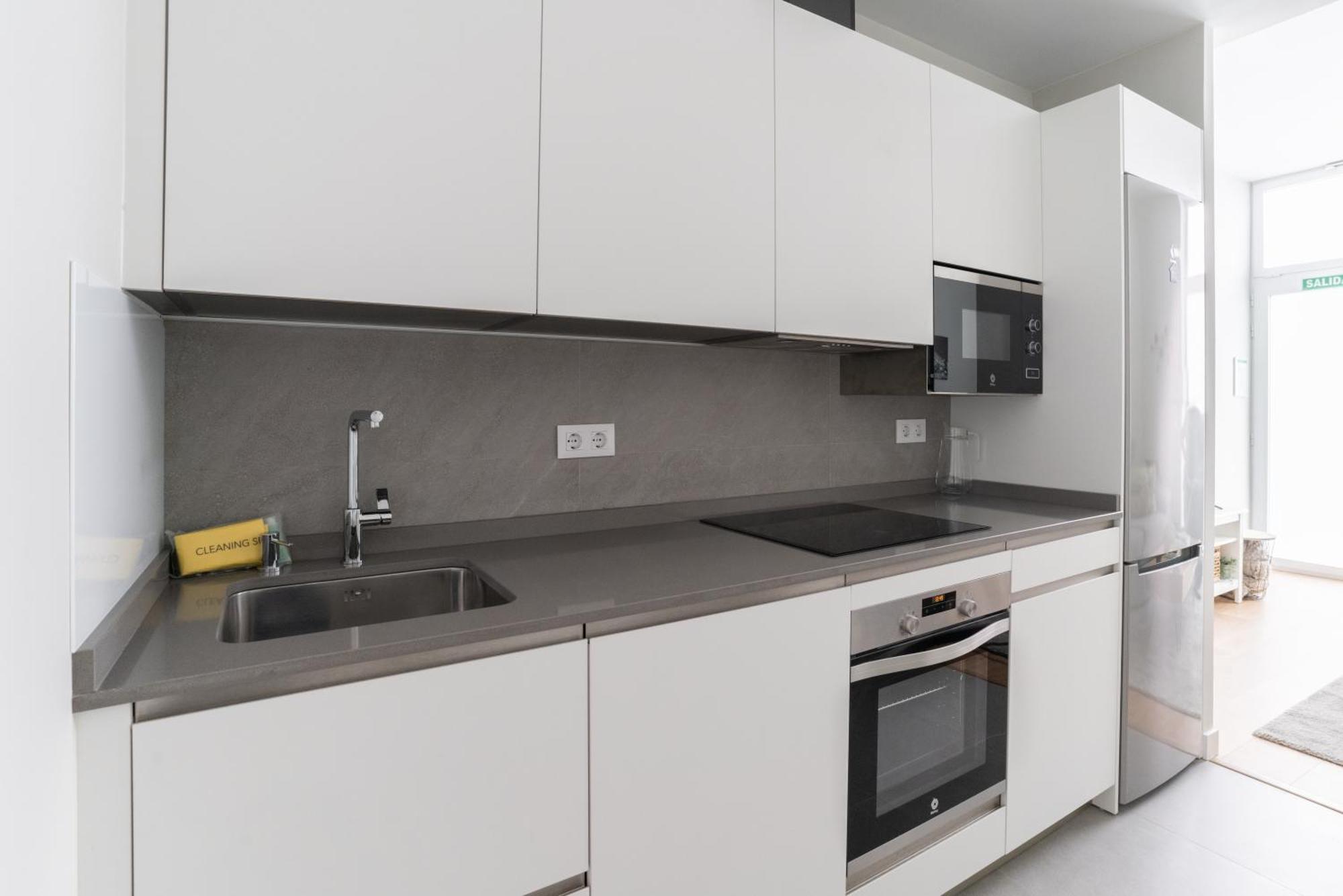 Bright And Airy 2 Bedroom Apartment In Madrid Buitenkant foto